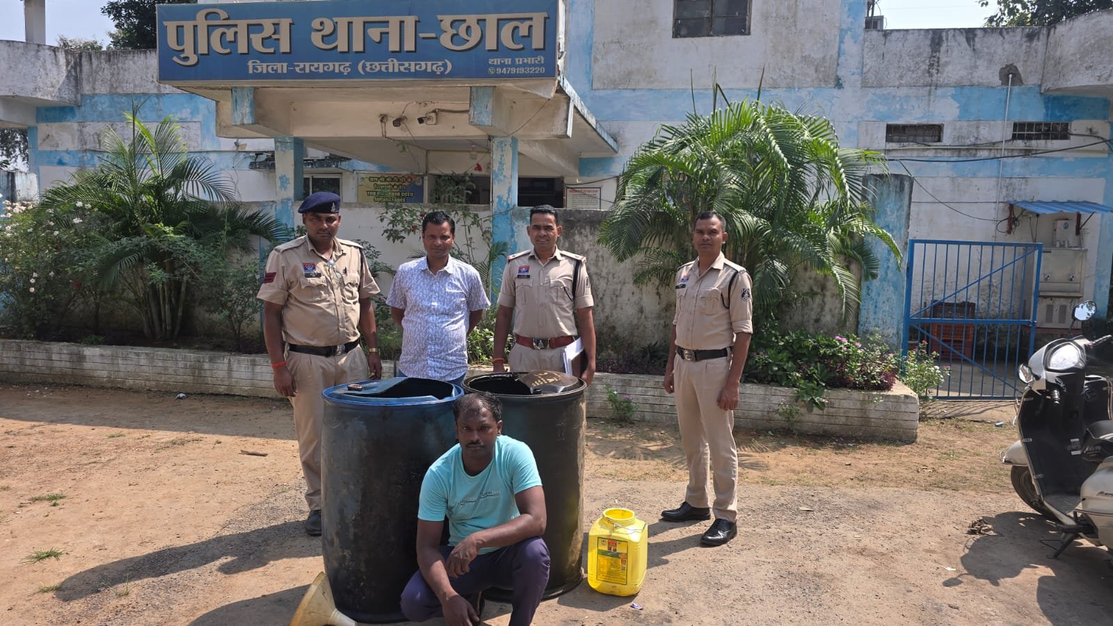 हाटी-ढोढ़ीखार मेन रोड किनारे झोपड़ी बनाकर चल रहा था अवैध कारोबार, छाल पुलिस ने आरोपी को गिरफ्तार कर भेजा रिमांड पर